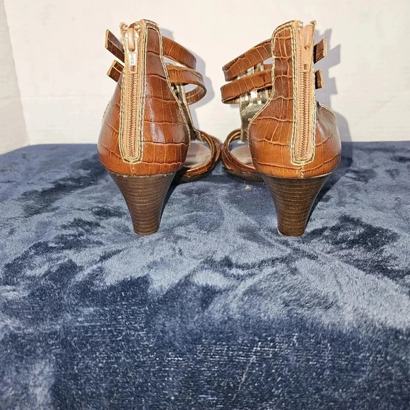 Softt Leather‎ Crocodile Brown Ankle Strap Heels SZ 8M - Picture 6 of 11